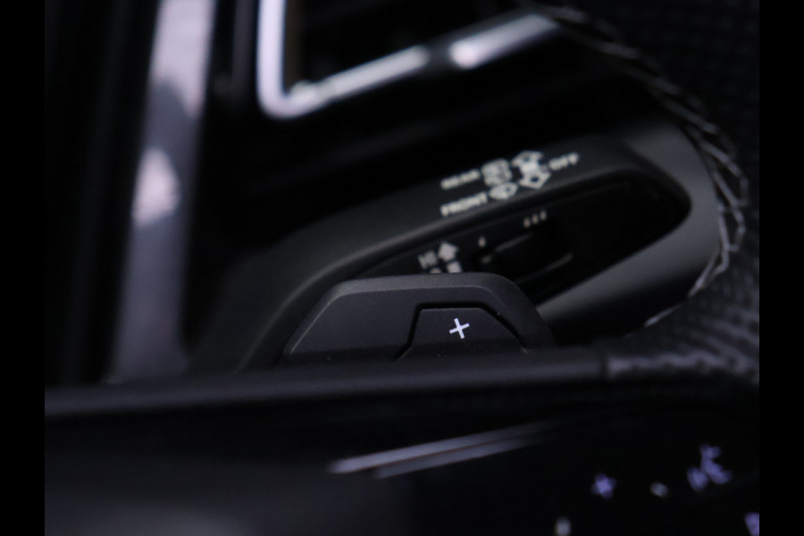 Audi Q4 e-tron 40 Launch edition S Competition 77 kWh [SCHUIFDAK, APPLE CARPLAY, VIRTUAL COCKPIT, STOELVERWARMING, CAMERA, NIEUWSTAAT]