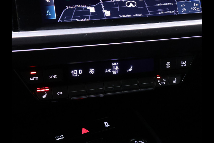 Audi Q4 e-tron 40 Launch edition S Competition 77 kWh [SCHUIFDAK, APPLE CARPLAY, VIRTUAL COCKPIT, STOELVERWARMING, CAMERA, NIEUWSTAAT]