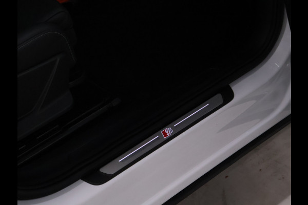 Audi Q4 e-tron 40 Launch edition S Competition 77 kWh [SCHUIFDAK, APPLE CARPLAY, VIRTUAL COCKPIT, STOELVERWARMING, CAMERA, NIEUWSTAAT]