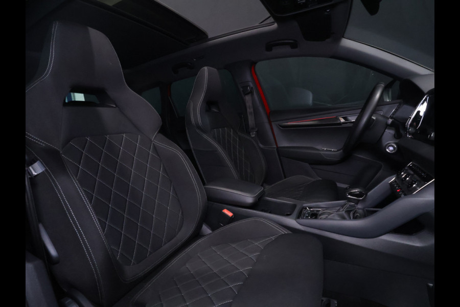 Škoda Karoq 1.5 TSI ACT Sportline Business [SCHUIFDAK, APPLE CARPLAY, ANDROID AUTO, CAMERA, STOELVERWARMING, KOFFERKLEP ELEKTRISCH, NIEUWSTAAT]