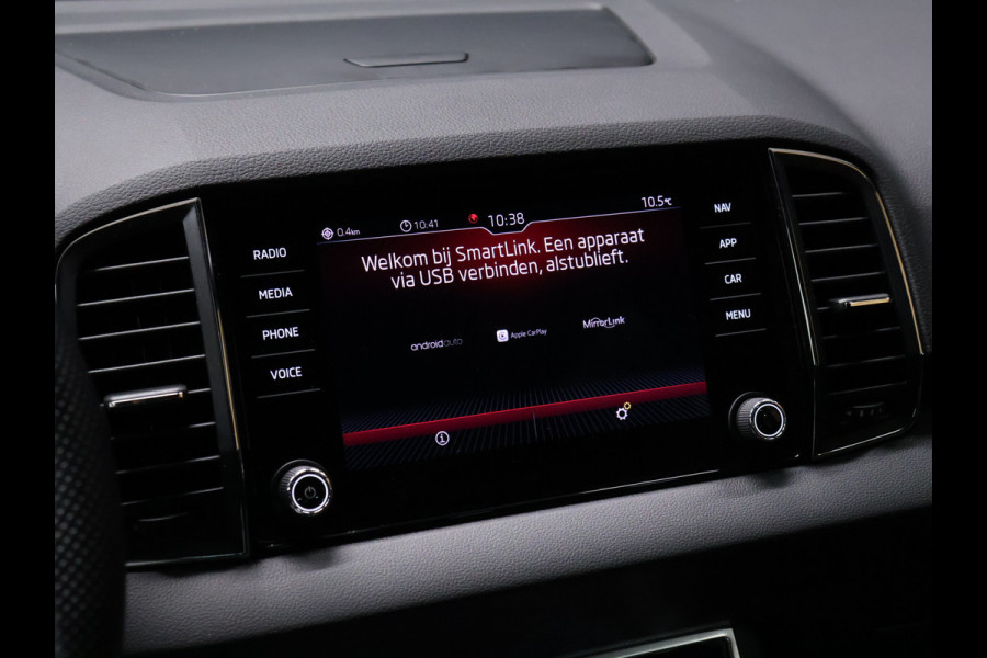 Škoda Karoq 1.5 TSI ACT Sportline Business [SCHUIFDAK, APPLE CARPLAY, ANDROID AUTO, CAMERA, STOELVERWARMING, KOFFERKLEP ELEKTRISCH, NIEUWSTAAT]