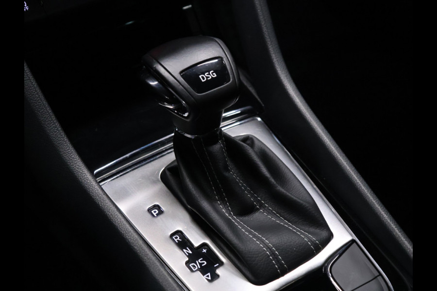 Škoda Karoq 1.5 TSI ACT Sportline Business [SCHUIFDAK, APPLE CARPLAY, ANDROID AUTO, CAMERA, STOELVERWARMING, KOFFERKLEP ELEKTRISCH, NIEUWSTAAT]