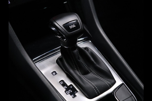 Škoda Karoq 1.5 TSI ACT Sportline Business [SCHUIFDAK, APPLE CARPLAY, ANDROID AUTO, CAMERA, STOELVERWARMING, KOFFERKLEP ELEKTRISCH, NIEUWSTAAT]