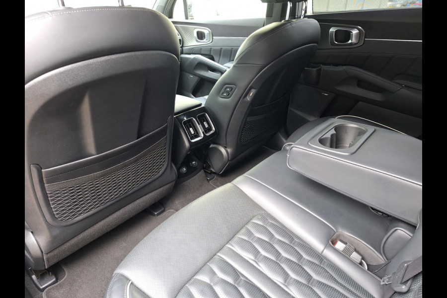 Kia Sorento 1.6 T-GDI Plug-in Hybrid 4WD ExecutiveLine Sky | Pano | Vol Leder | Trekhaak | Dealer Onderhouden! |