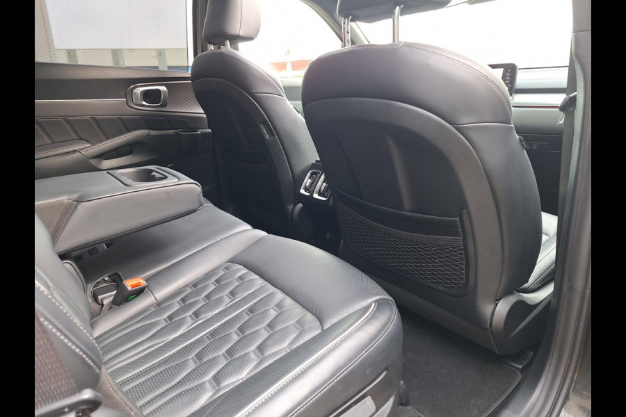 Kia Sorento 1.6 T-GDI Plug-in Hybrid 4WD ExecutiveLine Sky | Pano | Vol Leder | Trekhaak | Dealer Onderhouden! |
