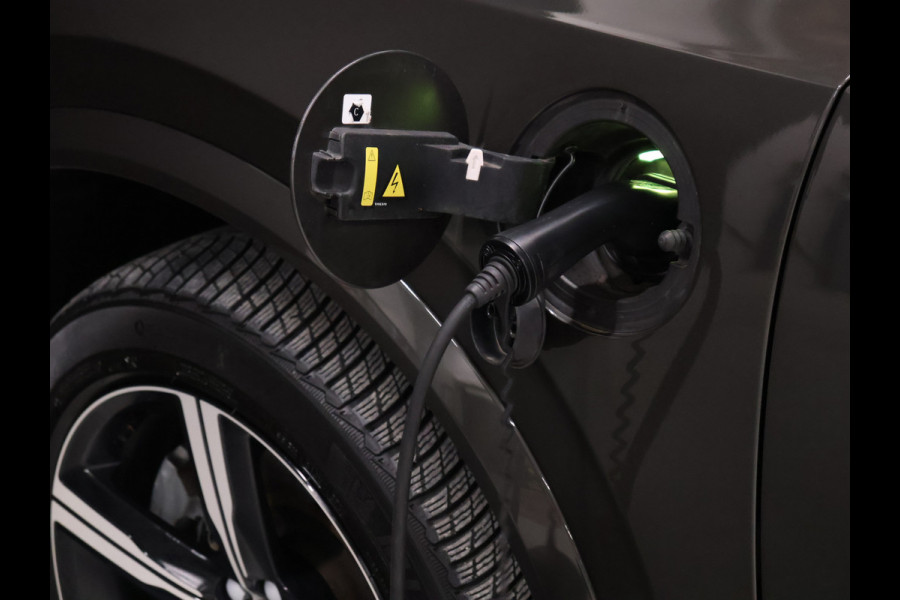 Volvo XC90 2.0 T8 Recharge AWD Inscription 7P [SCHUIFDAK, TREKHAAK, 360° CAMERA, LUCHTVERING, HARMAN KARDON, APPLE CARPLAY, STUUR VERWARMD, STOELVENTILATIE, ACHTERBANK VERWARMD, NIEUWSTAAT]