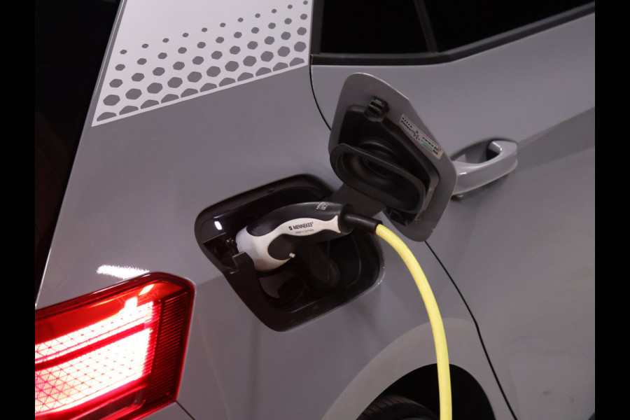 Volkswagen ID.3 First Plus 58 kWh [CAMERA, APPLE CARPLAY, ANDROID AUTO, STOELVERWARMING, NIEUWSTAAT]