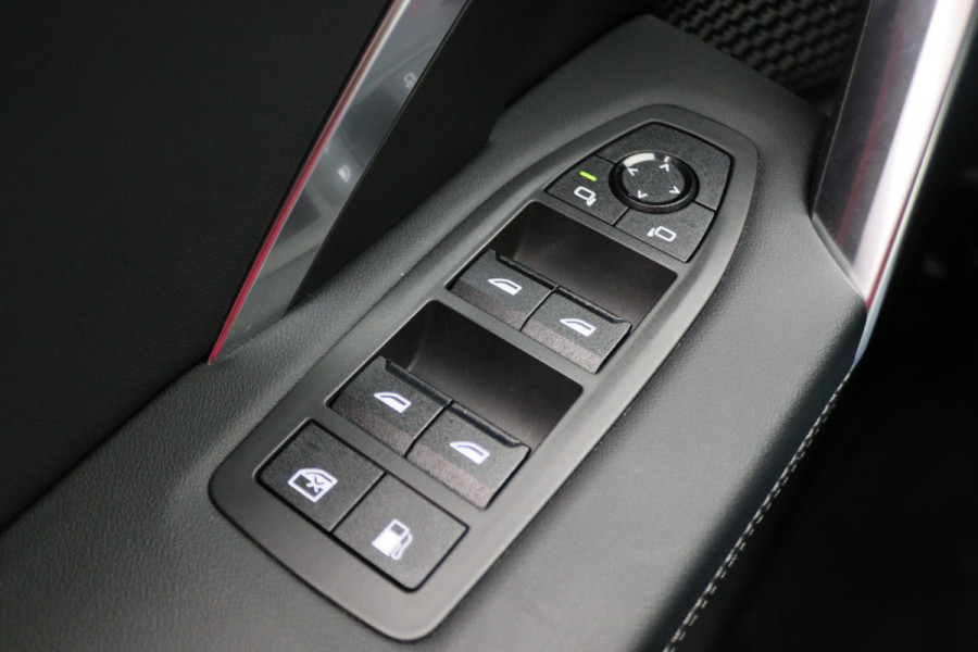 BMW X1 xDrive25e Leer, Camera, Sfeerverlichting, Apple Carplay, PDC