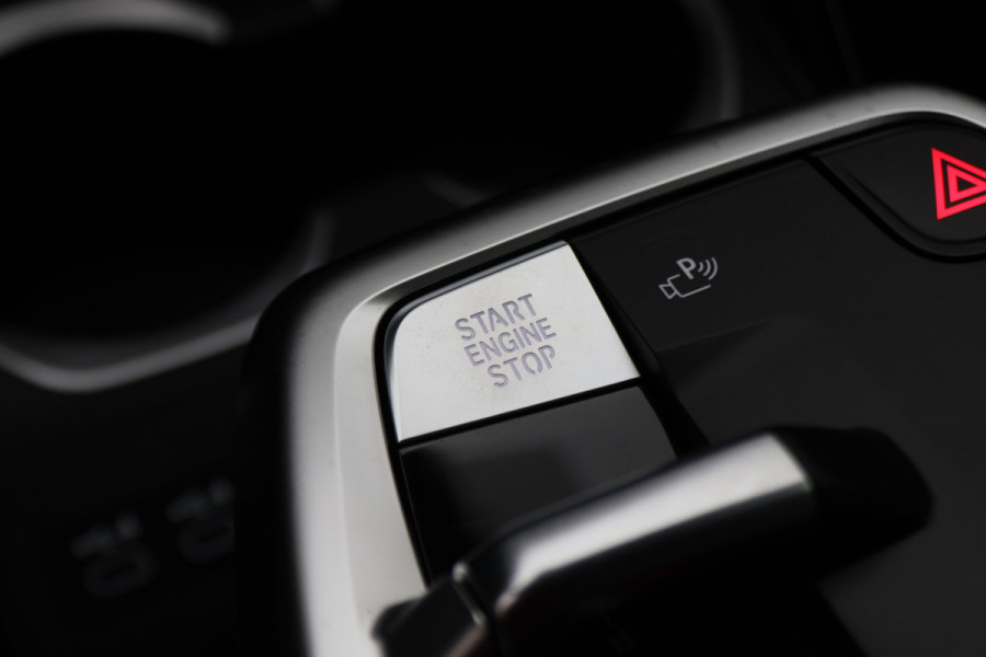 BMW X1 xDrive25e Leer, Camera, Sfeerverlichting, Apple Carplay, PDC