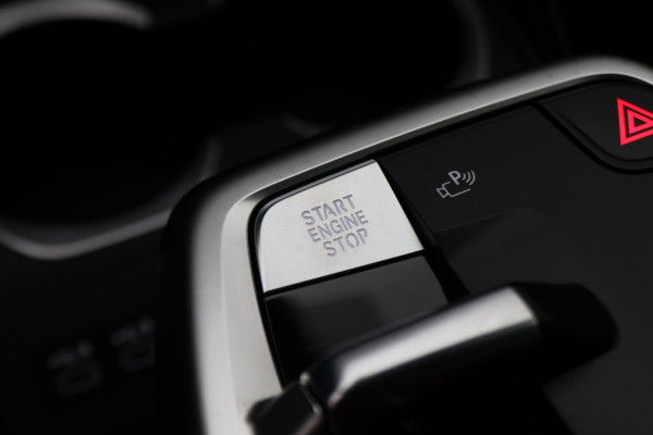 BMW X1 xDrive25e Leer, Camera, Sfeerverlichting, Apple Carplay, PDC