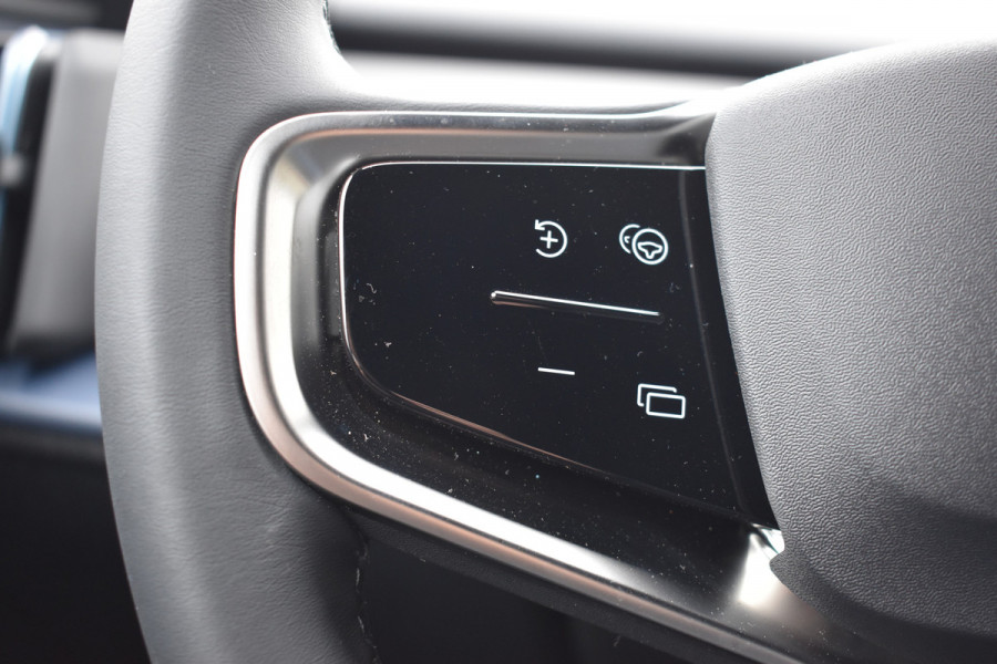 Volvo EX30 Extended Range Plus 69 kWh | 7000,- korting | Apple carplay | 20" velgen | H&K Audio | ACC | BLIS | Camera |