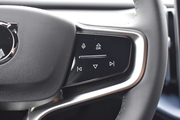 Volvo EX30 Extended Range Plus 69 kWh | 7000,- korting | Apple carplay | 20" velgen | H&K Audio | ACC | BLIS | Camera |