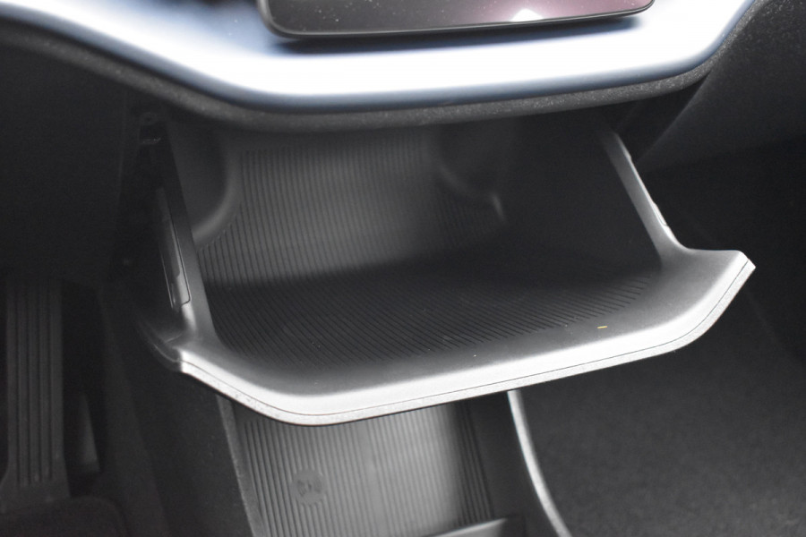 Volvo EX30 Extended Range Plus 69 kWh | 7000,- korting | Apple carplay | 20" velgen | H&K Audio | ACC | BLIS | Camera |