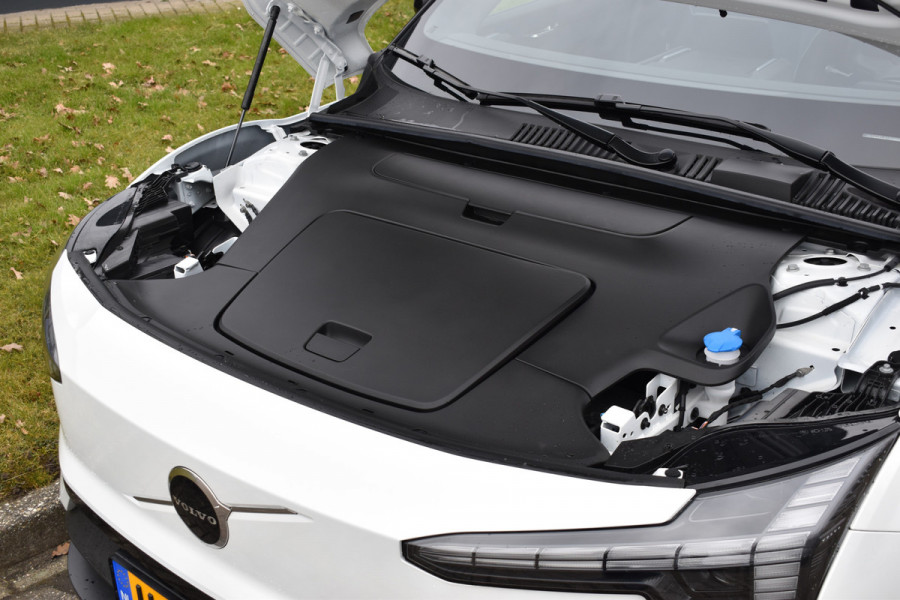 Volvo EX30 Extended Range Plus 69 kWh | 7000,- korting | Apple carplay | 20" velgen | H&K Audio | ACC | BLIS | Camera |