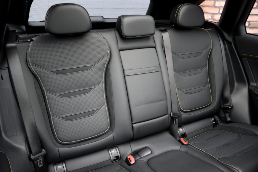 Mercedes-Benz GLC AMG 63 S E Performance Aut9 | 680pk | Achterasbesturing | AMG Drivers Package | Distronic+ | Carbon | Trekhaak | HUD | Burmester | Nappa Leder | Verwarmd Stuurwiel |