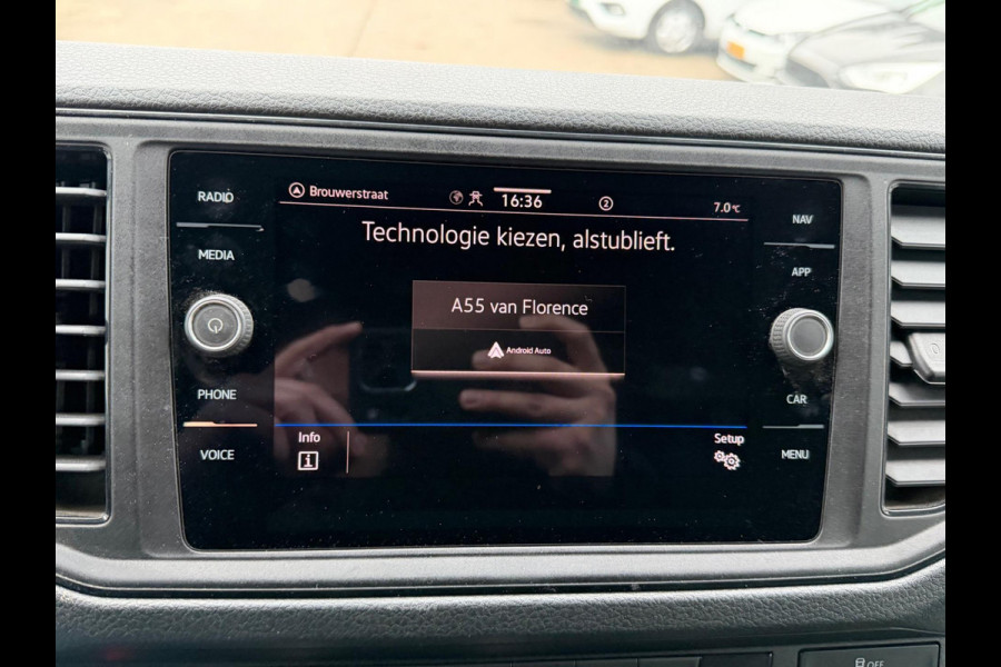 Volkswagen Crafter 35 2.0 TDI 140PK L3H3 Highline / Trekhaak / Camera / App connect