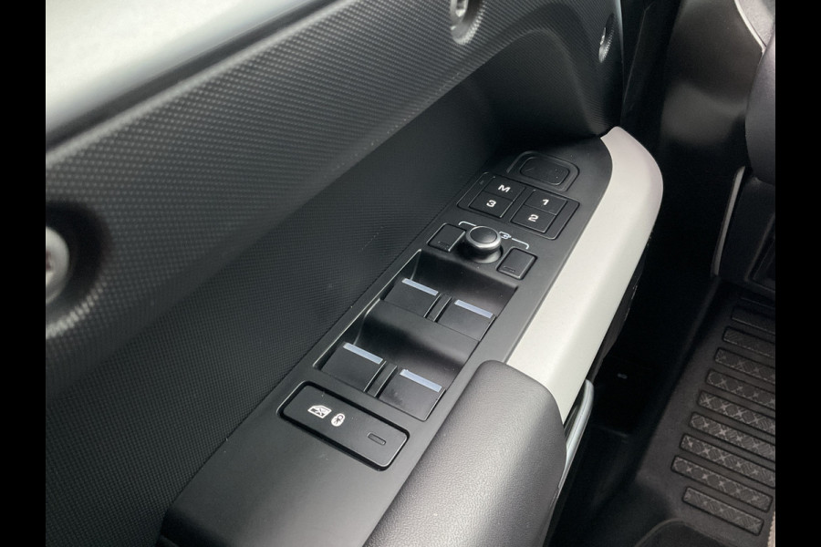 Land Rover Defender 110 2.0 P400e 110 X-Dynamic HSE Pano Full Navi Trekhaak Meridian