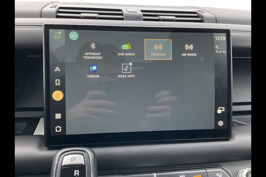 Land Rover Defender 110 2.0 P400e 110 X-Dynamic HSE Pano Full Navi Trekhaak Meridian