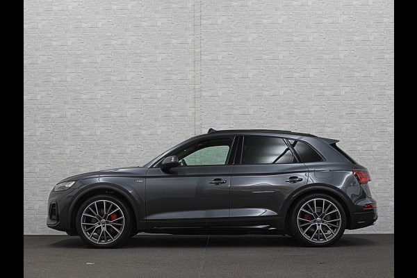 Audi Q5 300pk Hybrid S-Line | Luchtvering | Panorama | ACC | B&O Sound | Massage | Trekhaak | Matrix-LED | Head-Up | Sfeerverlichting | Leder | ISO-Glas | 3-Zone Clima | Standkachel | Bekerhouder Koeling/Verwarming | Stoelverwarming V+A | Zwarte Hemel | Carplay | Zonwering |