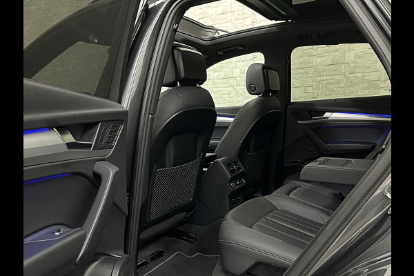 Audi Q5 300pk Hybrid S-Line | Luchtvering | Panorama | ACC | B&O Sound | Massage | Trekhaak | Matrix-LED | Head-Up | Sfeerverlichting | Leder | ISO-Glas | 3-Zone Clima | Standkachel | Bekerhouder Koeling/Verwarming | Stoelverwarming V+A | Zwarte Hemel | Carplay | Zonwering |