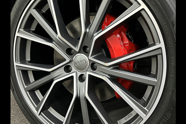 Audi Q5 300pk Hybrid S-Line | Luchtvering | Panorama | ACC | B&O Sound | Massage | Trekhaak | Matrix-LED | Head-Up | Sfeerverlichting | Leder | ISO-Glas | 3-Zone Clima | Standkachel | Bekerhouder Koeling/Verwarming | Stoelverwarming V+A | Zwarte Hemel | Carplay | Zonwering |