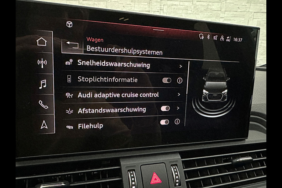 Audi Q5 300pk Hybrid S-Line | Luchtvering | Panorama | ACC | B&O Sound | Massage | Trekhaak | Matrix-LED | Head-Up | Sfeerverlichting | Leder | ISO-Glas | 3-Zone Clima | Standkachel | Bekerhouder Koeling/Verwarming | Stoelverwarming V+A | Zwarte Hemel | Carplay | Zonwering |