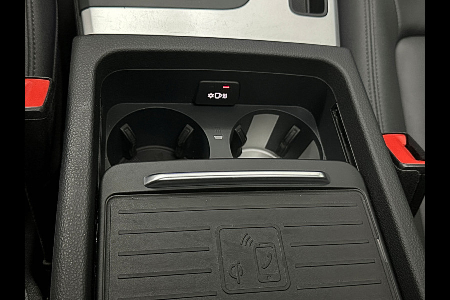 Audi Q5 300pk Hybrid S-Line | Luchtvering | Panorama | ACC | B&O Sound | Massage | Trekhaak | Matrix-LED | Head-Up | Sfeerverlichting | Leder | ISO-Glas | 3-Zone Clima | Standkachel | Bekerhouder Koeling/Verwarming | Stoelverwarming V+A | Zwarte Hemel | Carplay | Zonwering |