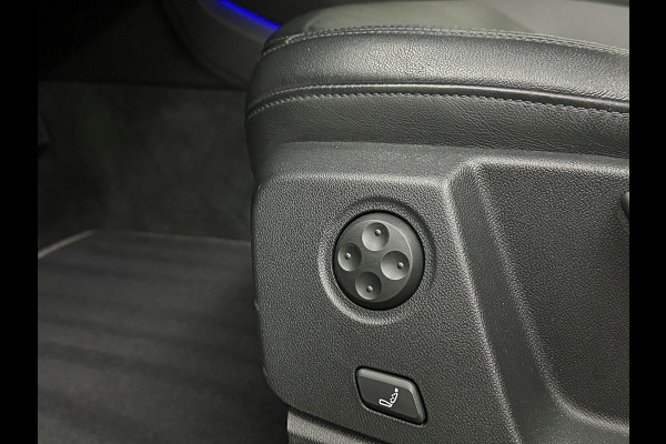 Audi Q5 300pk Hybrid S-Line | Luchtvering | Panorama | ACC | B&O Sound | Massage | Trekhaak | Matrix-LED | Head-Up | Sfeerverlichting | Leder | ISO-Glas | 3-Zone Clima | Standkachel | Bekerhouder Koeling/Verwarming | Stoelverwarming V+A | Zwarte Hemel | Carplay | Zonwering |