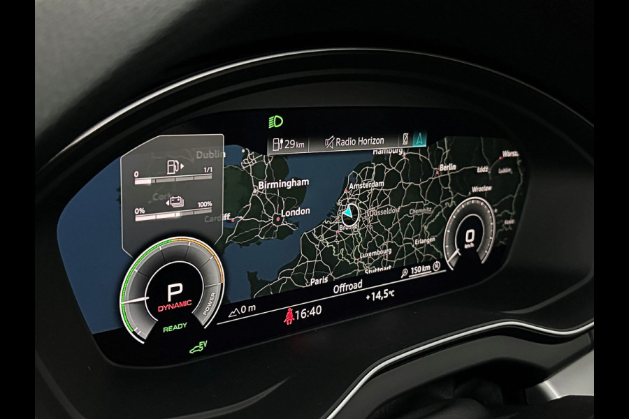 Audi Q5 300pk Hybrid S-Line | Luchtvering | Panorama | ACC | B&O Sound | Massage | Trekhaak | Matrix-LED | Head-Up | Sfeerverlichting | Leder | ISO-Glas | 3-Zone Clima | Standkachel | Bekerhouder Koeling/Verwarming | Stoelverwarming V+A | Zwarte Hemel | Carplay | Zonwering |