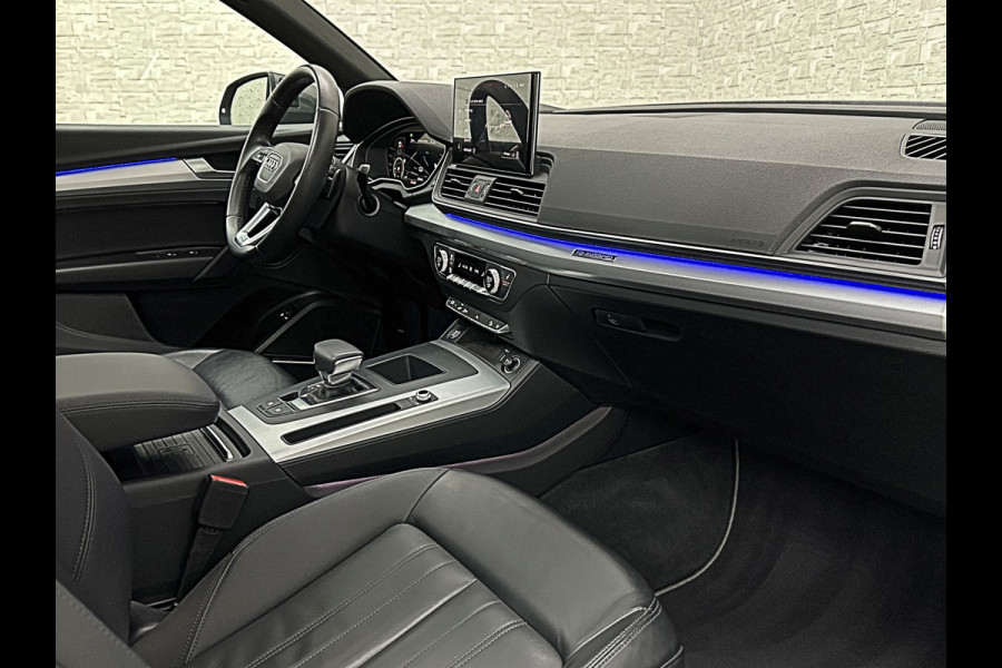 Audi Q5 300pk Hybrid S-Line | Luchtvering | Panorama | ACC | B&O Sound | Massage | Trekhaak | Matrix-LED | Head-Up | Sfeerverlichting | Leder | ISO-Glas | 3-Zone Clima | Standkachel | Bekerhouder Koeling/Verwarming | Stoelverwarming V+A | Zwarte Hemel | Carplay | Zonwering |