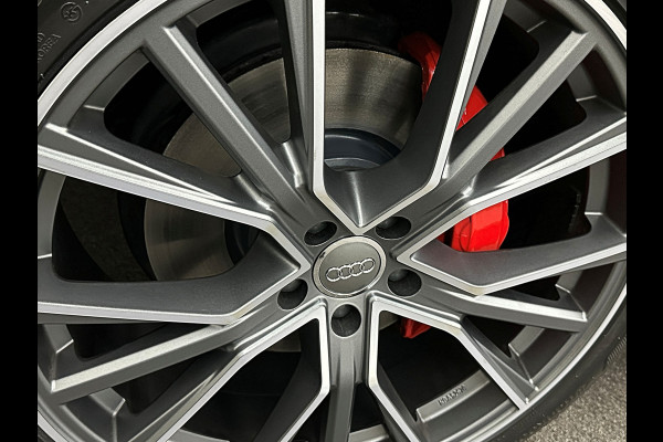 Audi Q5 300pk Hybrid S-Line | Luchtvering | Panorama | ACC | B&O Sound | Massage | Trekhaak | Matrix-LED | Head-Up | Sfeerverlichting | Leder | ISO-Glas | 3-Zone Clima | Standkachel | Bekerhouder Koeling/Verwarming | Stoelverwarming V+A | Zwarte Hemel | Carplay | Zonwering |