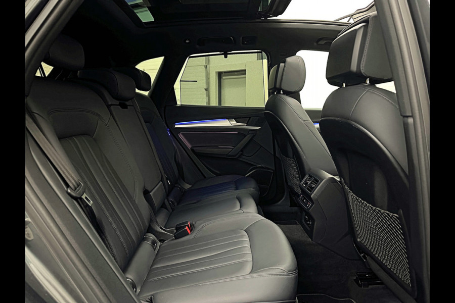 Audi Q5 300pk Hybrid S-Line | Luchtvering | Panorama | ACC | B&O Sound | Massage | Trekhaak | Matrix-LED | Head-Up | Sfeerverlichting | Leder | ISO-Glas | 3-Zone Clima | Standkachel | Bekerhouder Koeling/Verwarming | Stoelverwarming V+A | Zwarte Hemel | Carplay | Zonwering |