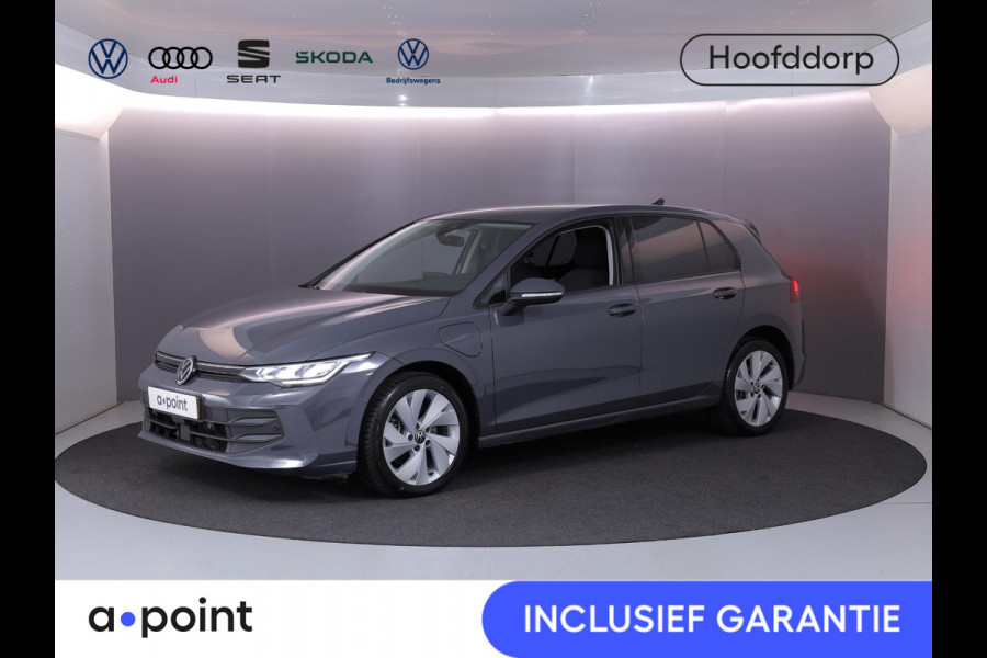 Volkswagen Golf 1.5 eHybrid Life Edition 204 pk Automaat (DSG) | Verlengde garantie | Navigatie via App | Parkeersensoren (Park assist) | Achteruitrijcamera | Adaptieve cruise control |