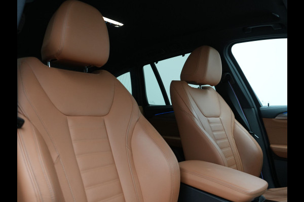 BMW X3 xDrive30e M Sport Plug In Hybrid 293pk Dealer O.H. PHEV | Trekhaak Af Fabriek | Head Up | 360 Camera | Adaptief Onderstel | Lederen Sportstoelen & Stuur Verwarmd | Sfeerverlichting | Keyless | Blis | Navigatie | DAB | Virtual |
