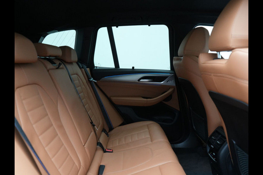 BMW X3 xDrive30e M Sport Plug In Hybrid 293pk Dealer O.H. PHEV | Trekhaak Af Fabriek | Head Up | 360 Camera | Adaptief Onderstel | Lederen Sportstoelen & Stuur Verwarmd | Sfeerverlichting | Keyless | Blis | Navigatie | DAB | Virtual |