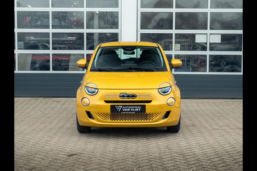 Fiat 500 Hybrid Torino Launch Edition | Private Lease € 387,- | New | Clima | Carplay | PDC | Priv Glass | Sun of Italy