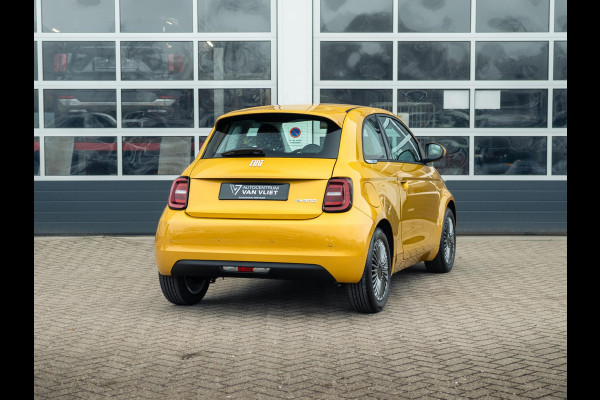 Fiat 500 Hybrid Torino Launch Edition | Private Lease € 387,- | New | Clima | Carplay | PDC | Priv Glass | Sun of Italy