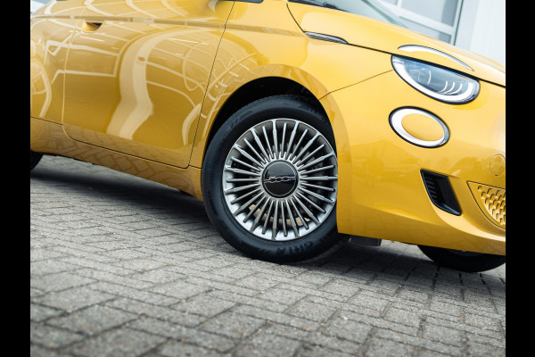 Fiat 500 Hybrid Torino Launch Edition | Private Lease € 387,- | New | Clima | Carplay | PDC | Priv Glass | Sun of Italy