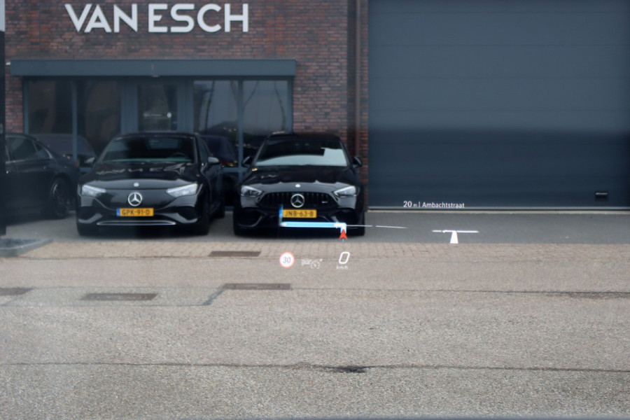 Mercedes-Benz EQS 500 4MATIC AMG Line 108 kWh | Luchtvering | Achterasbesturing | Distronic+ | Memory | Nekverwarming | Massage | Entertainment Achter+ | Verwarmd Stuurwiel | HUD | Burmester | Panoramadak | Digital Light |