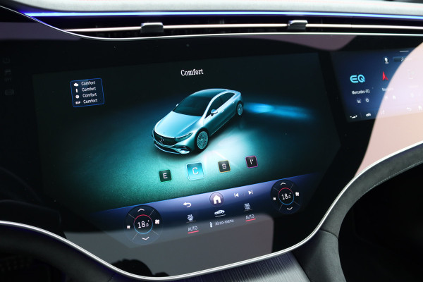 Mercedes-Benz EQS 500 4MATIC AMG Line 108 kWh | Luchtvering | Achterasbesturing | Distronic+ | Memory | Nekverwarming | Massage | Entertainment Achter+ | Verwarmd Stuurwiel | HUD | Burmester | Panoramadak | Digital Light |