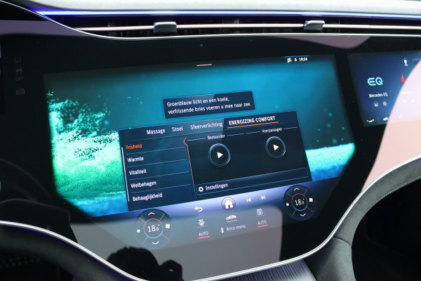 Mercedes-Benz EQS 500 4MATIC AMG Line 108 kWh | Luchtvering | Achterasbesturing | Distronic+ | Memory | Nekverwarming | Massage | Entertainment Achter+ | Verwarmd Stuurwiel | HUD | Burmester | Panoramadak | Digital Light |
