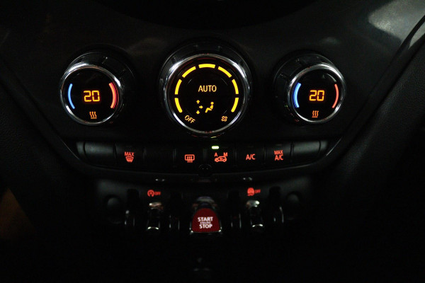 MINI Countryman 1.5 Cooper Business Edition Automaat (NAVIGATIE, CARPLAY, PARKEERSENSOREN, LED, CRUISE, SPORTSTOELEN)