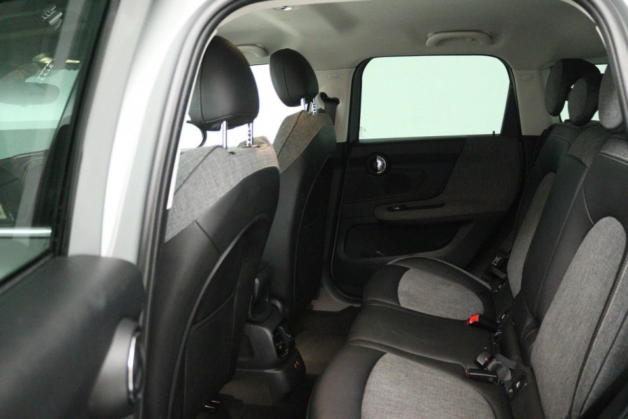 MINI Countryman 1.5 Cooper Business Edition Automaat (NAVIGATIE, CARPLAY, PARKEERSENSOREN, LED, CRUISE, SPORTSTOELEN)