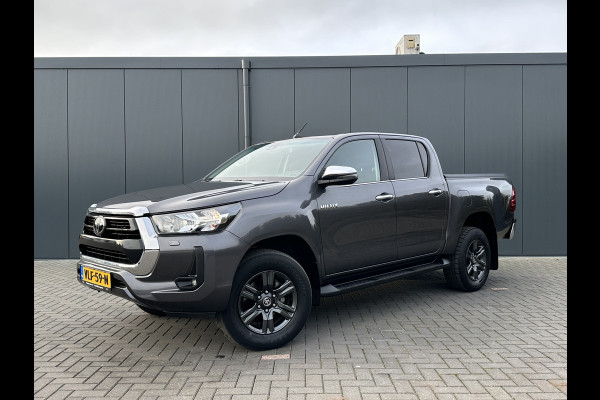 Toyota Hilux 2.4 D-4D AUTOMAAT / 4x4 / 1e EIG. / 3.500 KG AHG / CAMERA / TREKHAAK / ECC / CRUISE / CARPLAY