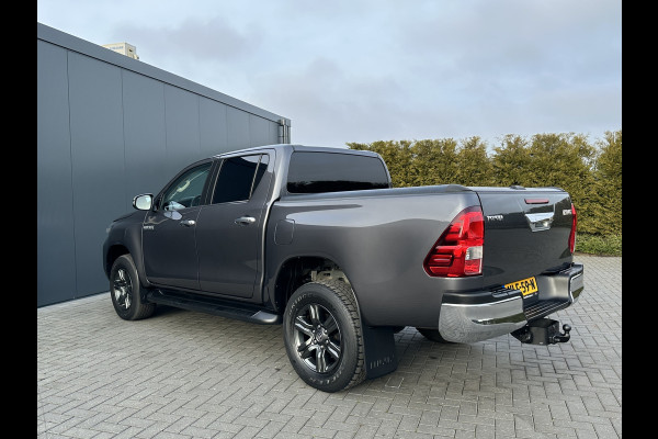 Toyota Hilux 2.4 D-4D AUTOMAAT / 4x4 / 1e EIG. / 3.500 KG AHG / CAMERA / TREKHAAK / ECC / CRUISE / CARPLAY