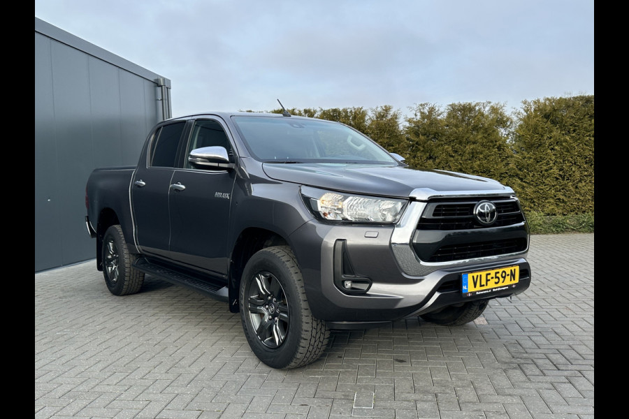 Toyota Hilux 2.4 D-4D AUTOMAAT / 4x4 / 1e EIG. / 3.500 KG AHG / CAMERA / TREKHAAK / ECC / CRUISE / CARPLAY