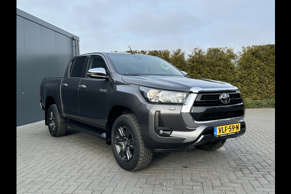 Toyota Hilux 2.4 D-4D AUTOMAAT / 4x4 / 1e EIG. / 3.500 KG AHG / CAMERA / TREKHAAK / ECC / CRUISE / CARPLAY