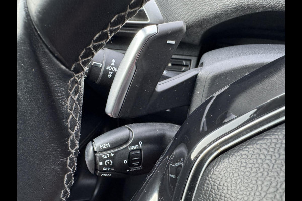 Peugeot 3008 1.2 PureTech Allure Cruise Climate control LED Verwarmde voorstoelen Parkeersensoren Camera Apple / Android Navigatie