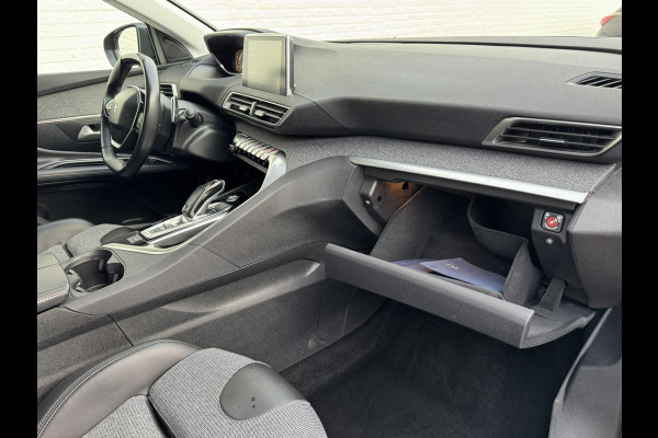 Peugeot 3008 1.2 PureTech Allure Cruise Climate control LED Verwarmde voorstoelen Parkeersensoren Camera Apple / Android Navigatie