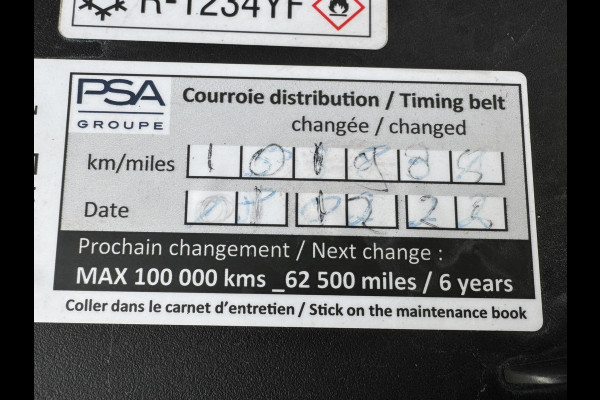 Peugeot 3008 1.2 PureTech Allure Cruise Climate control LED Verwarmde voorstoelen Parkeersensoren Camera Apple / Android Navigatie